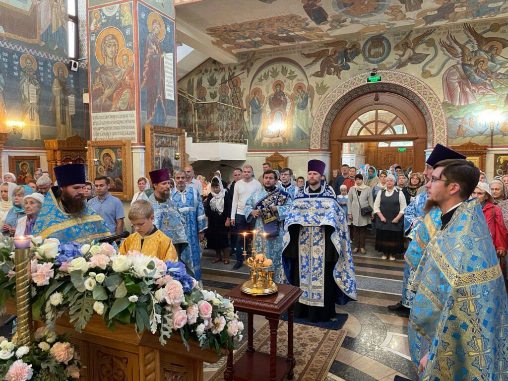 Всенощное бдение накануне Престола